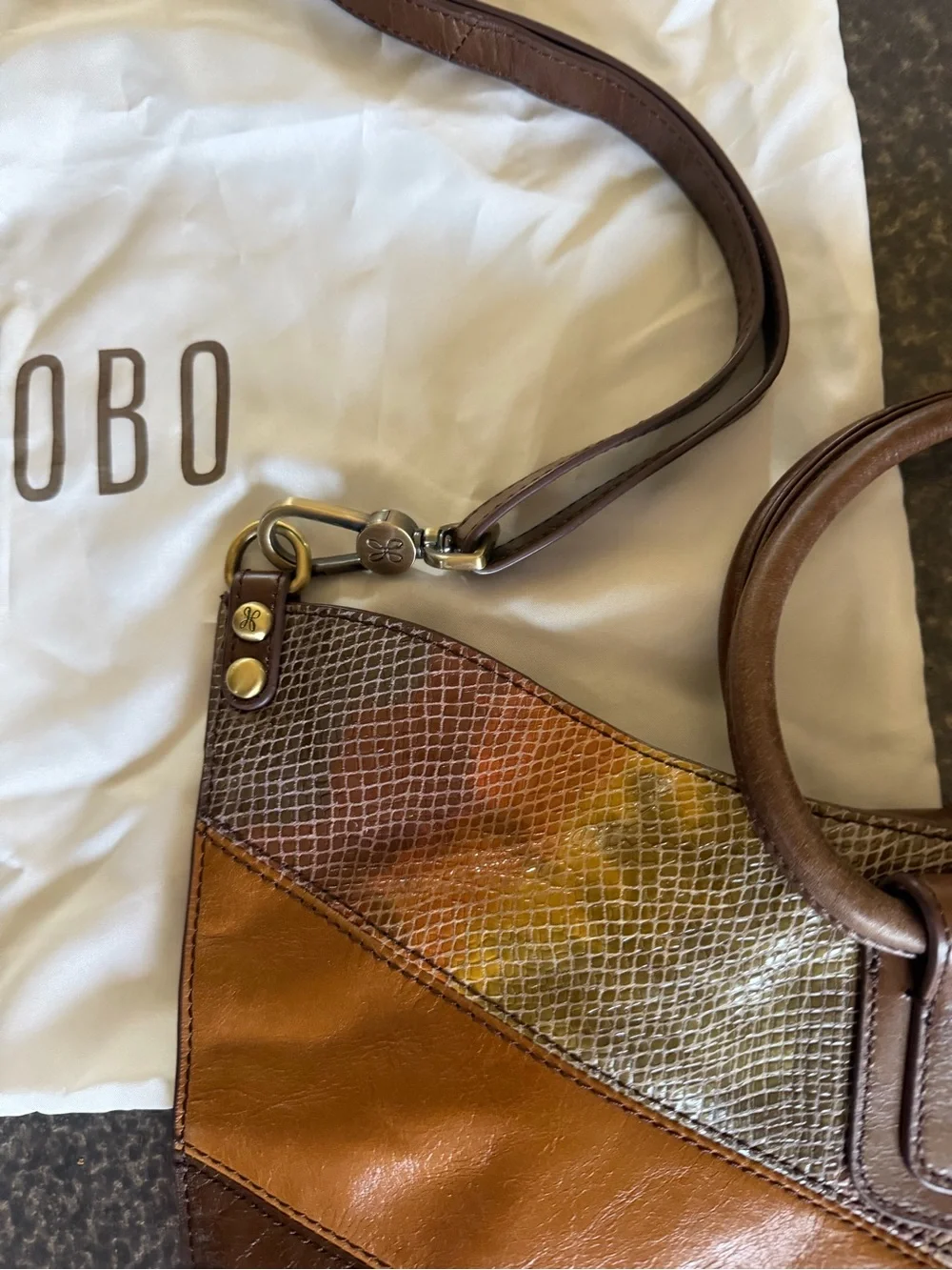 HOBO sheila leather